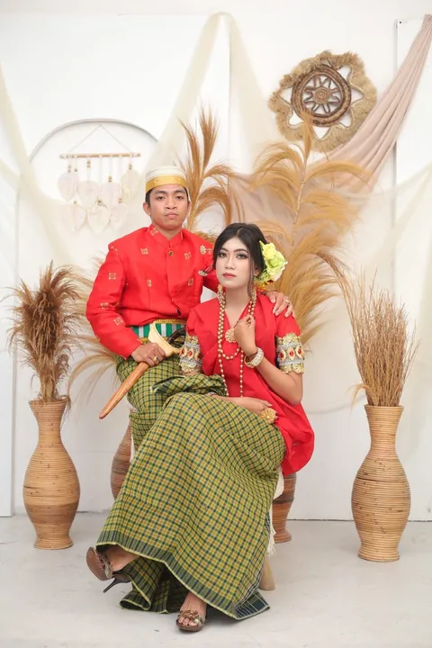 Foto sampul undangan Tawa & Turi