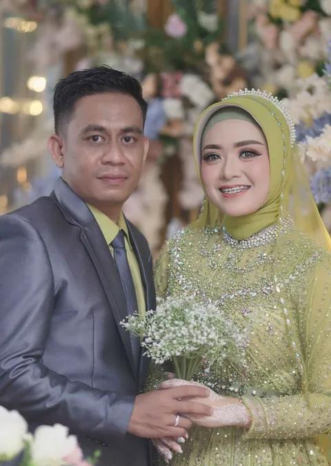 Foto sampul undangan Enno & Hikma