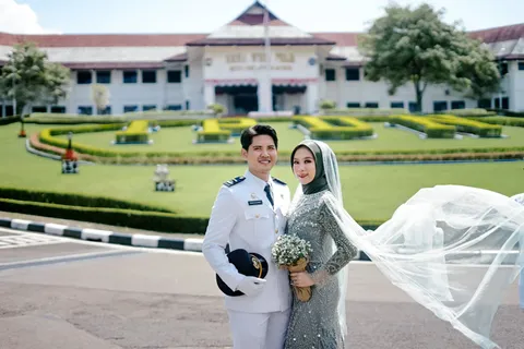 Foto sampul undangan Ratu & Dierga