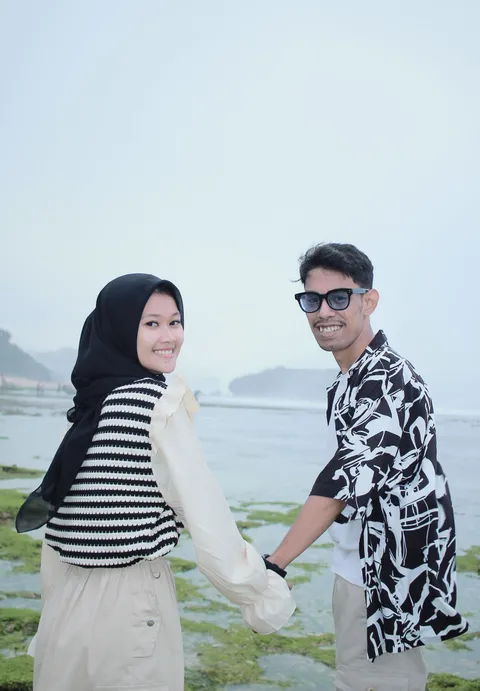 Foto sampul undangan Rara & Arii