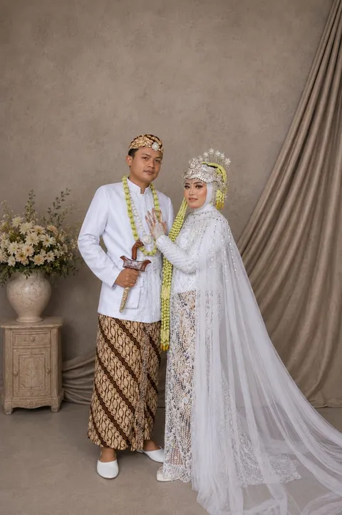 Foto sampul undangan Muty & Hery