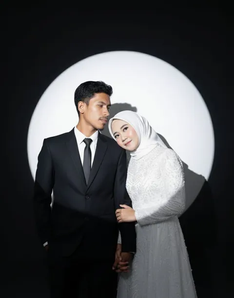Foto sampul undangan Santi & Iksan