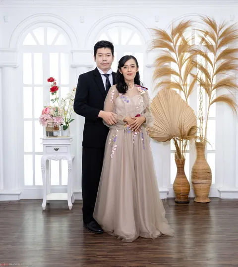 Foto sampul undangan Vinny & Arifin