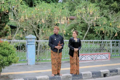 Foto sampul undangan Yuni & Ricky