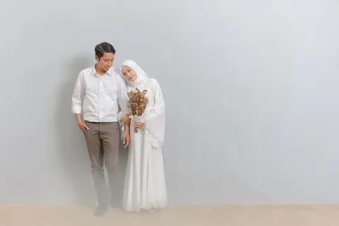Foto sampul undangan Dwi & Rozhak