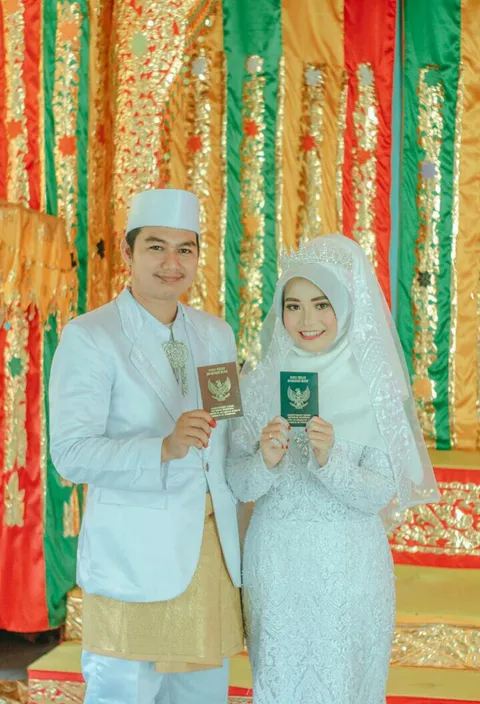 Foto sampul undangan Azhar & Destia