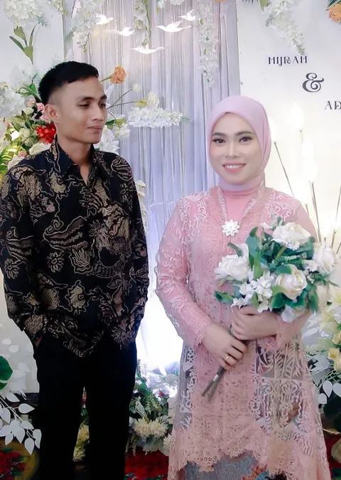 Foto sampul undangan Adam & Hijrah