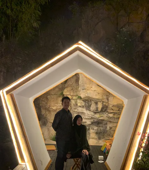 Foto sampul undangan Luthfiatul Puadzah & Puji Nugraha