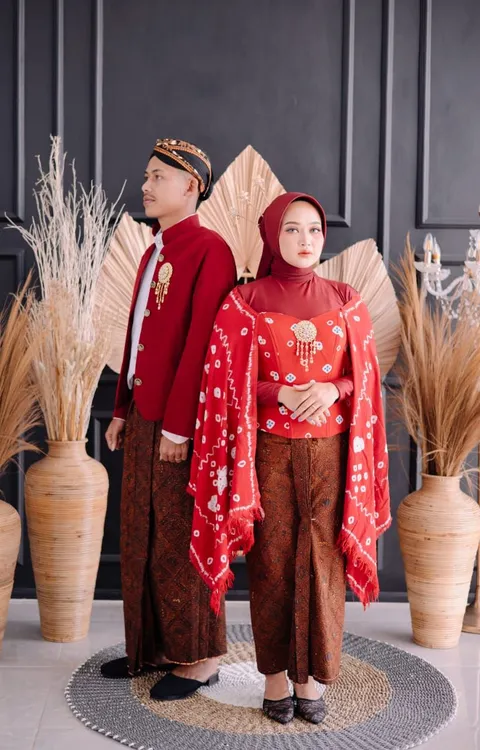 Foto sampul undangan Safina & Anam