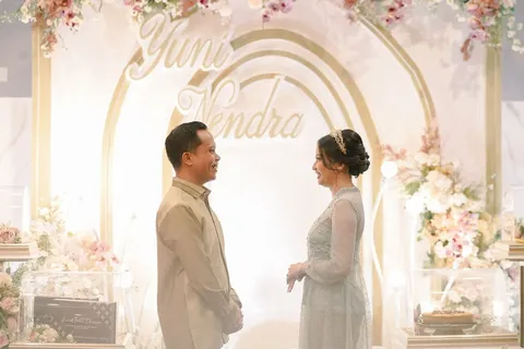 Foto sampul undangan Ayu & Nendra