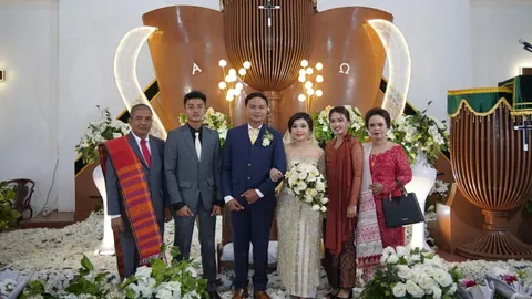 Foto sampul undangan Memita & Gregorio