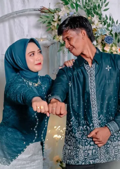 Foto sampul undangan Jefry Jatmiko & Rossa Anggraeny