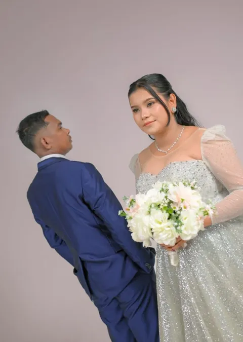Foto sampul undangan Putri & Ronaldi
