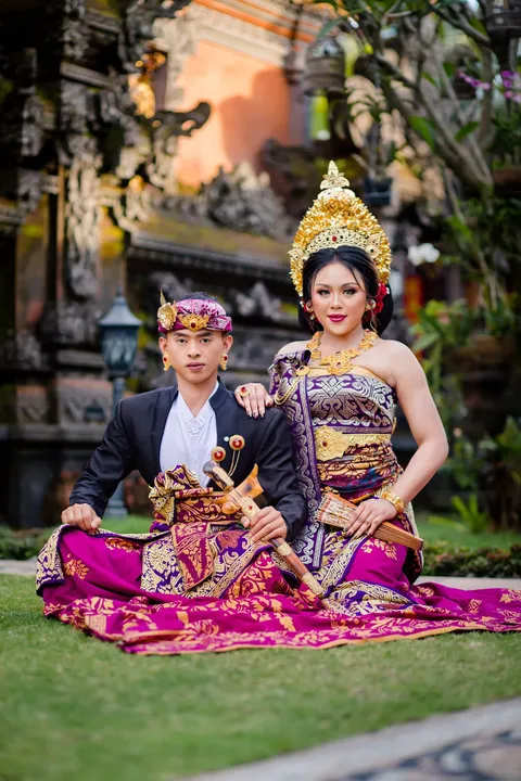 Foto sampul undangan Budiartini & Sukarba