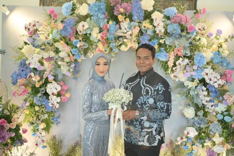 Foto sampul undangan Kholis & Mega