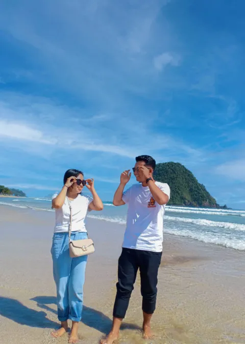 Foto sampul undangan Redi & Melina