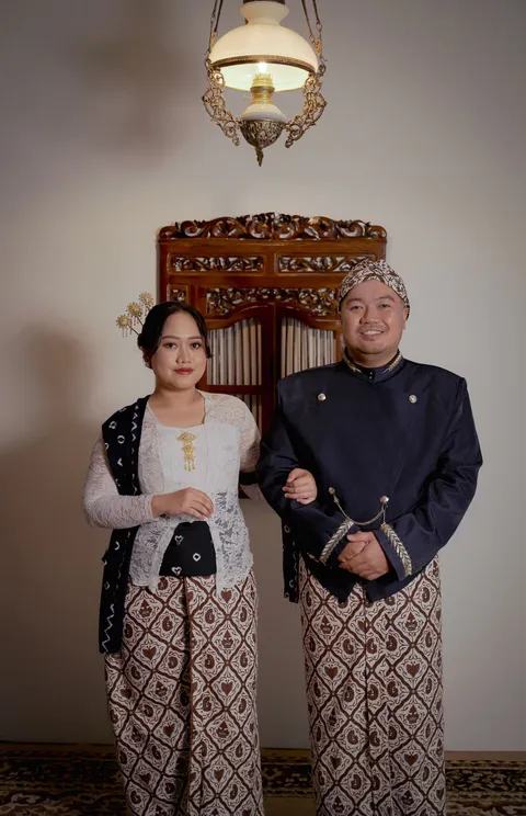 Foto sampul undangan Bunga & Vincent