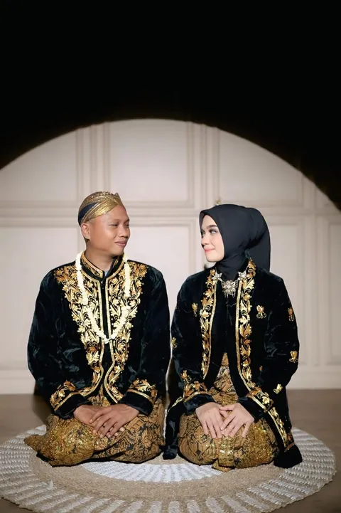 Foto sampul undangan Satriani Sri Ayu Anggriani. S.E & Rachmat Sayetti. S.E