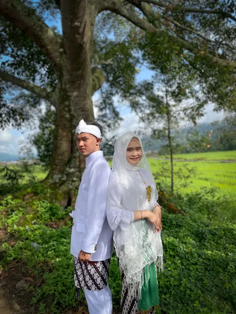 Foto sampul undangan Sasra & Basir