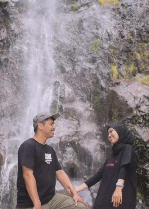 Foto sampul undangan Herri & Ni'am