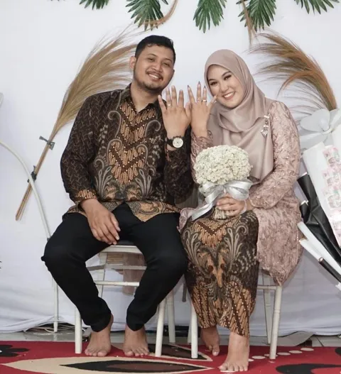 Foto sampul undangan Adit & Dara