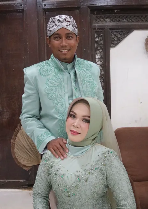 Foto sampul undangan Andi & Indri