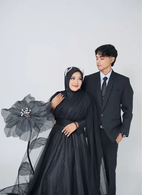 Foto sampul undangan Thio & Okta