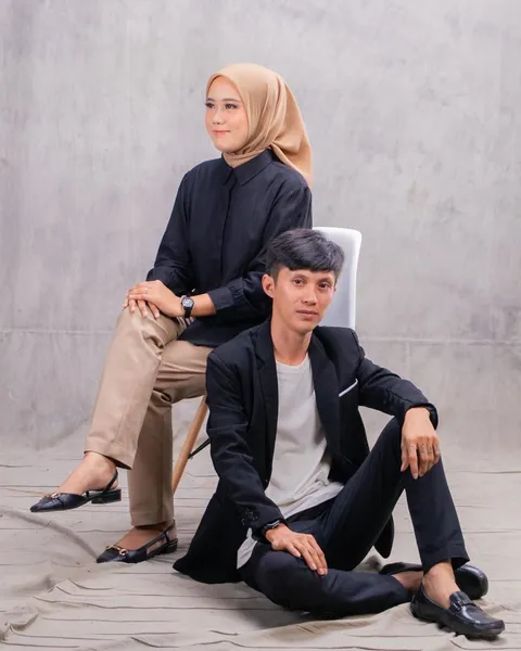 Foto sampul undangan Bulan & Wahyu