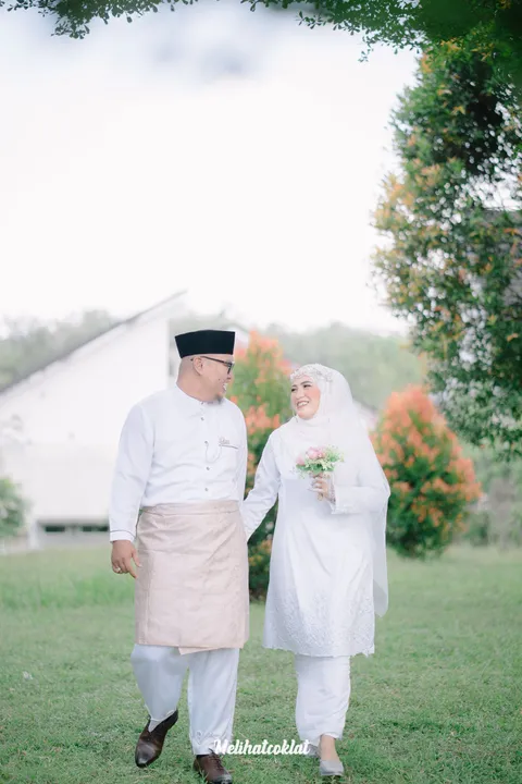 Foto sampul undangan Zuita & Karoli
