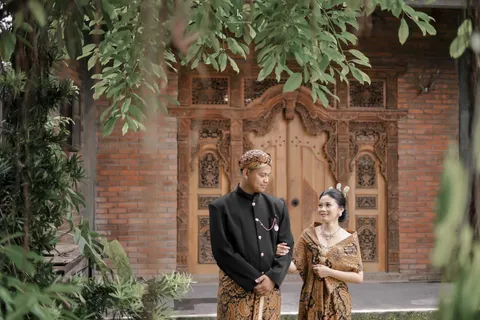 Foto sampul undangan Dewai & Mila