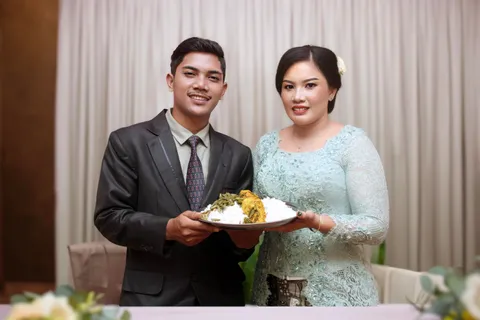 Foto sampul undangan Tonni & Ernani