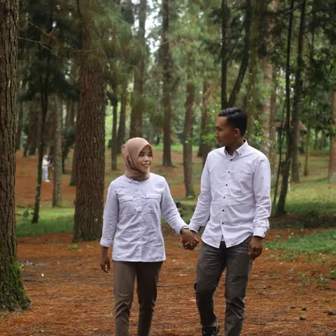 Foto sampul undangan Kartawi & Wiwin Nuryani, S.Farm
