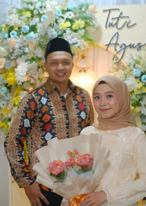 Foto sampul undangan Agus & Tuty