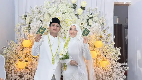 Foto sampul undangan Riskiana Maulidyah & Wahyu Nur Arifandi