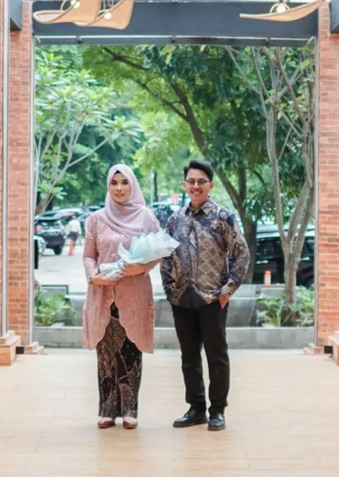 Foto sampul undangan Rahmat & Muthia