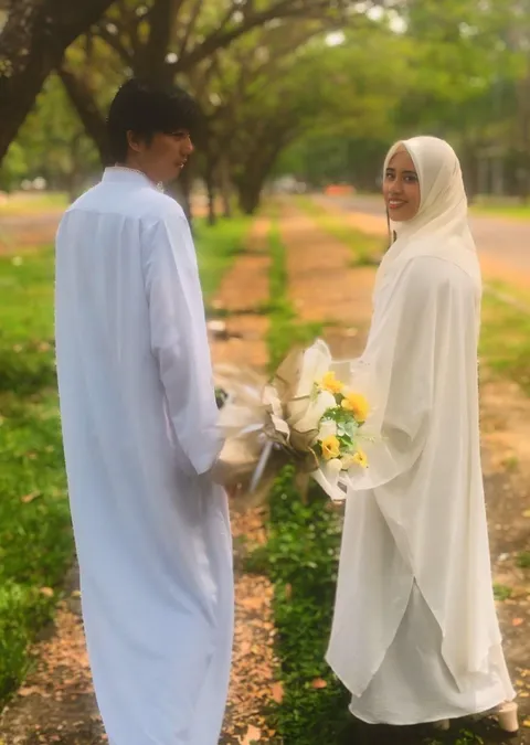 Foto sampul undangan Maya & Iqbal