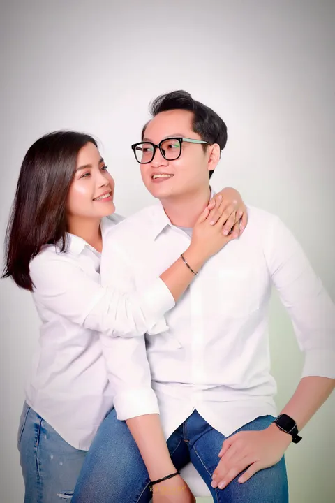 Foto sampul undangan Ahmad & Astuti