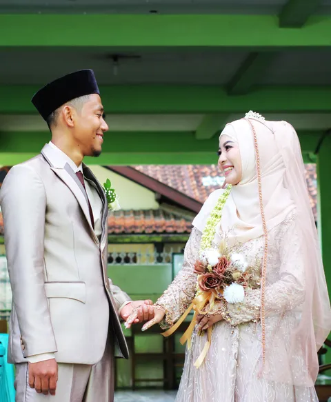 Foto sampul undangan Uril & Fathna