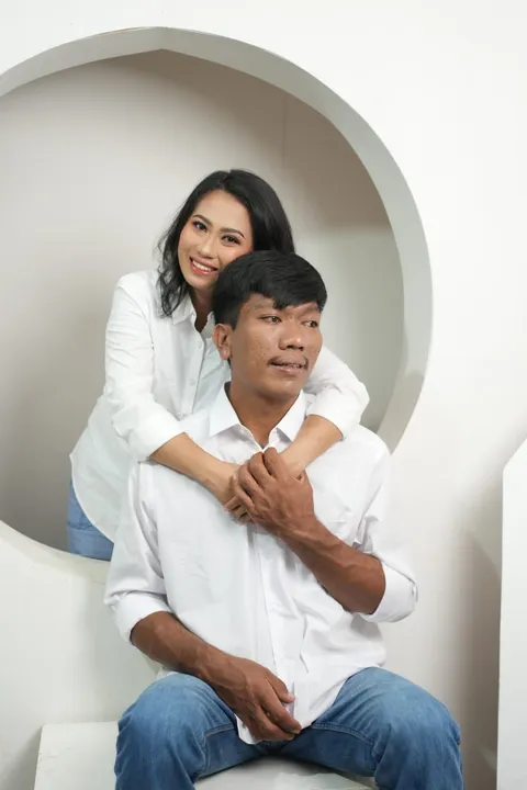 Foto sampul undangan Sapril & Linda