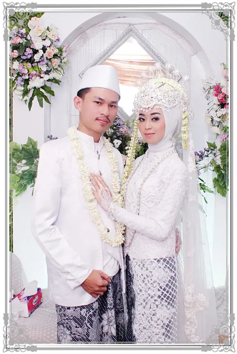 Foto sampul undangan Renty Pratiwi & Ali Ahmad M