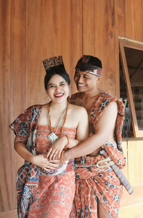 Foto sampul undangan Tania & Tino