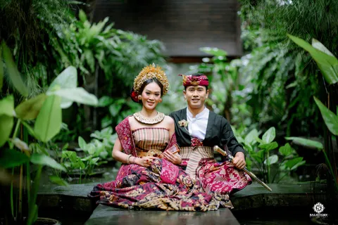 Foto sampul undangan Putu Ayu & Pande Dedi