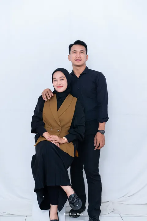 Foto sampul undangan Rokhman & Astri