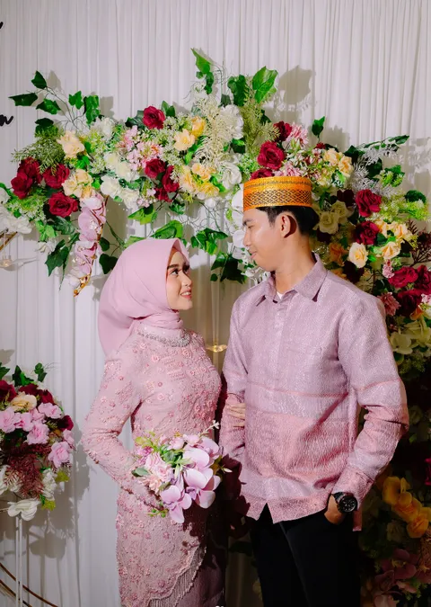 Foto sampul undangan Alam & Rina