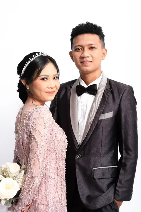 Foto sampul undangan Reri & Tatan
