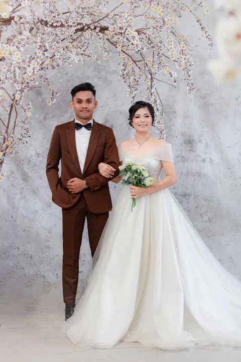 Foto sampul undangan Yasmin & Hengki