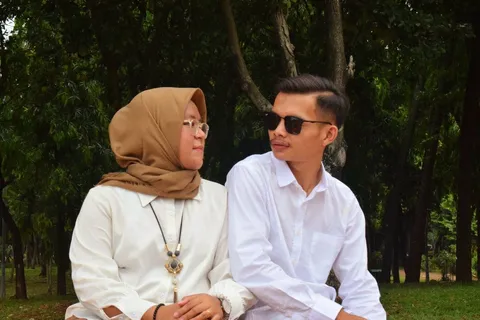 Foto sampul undangan Luki & Frizka