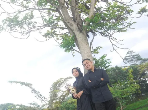 Foto sampul undangan Dais & Rizal