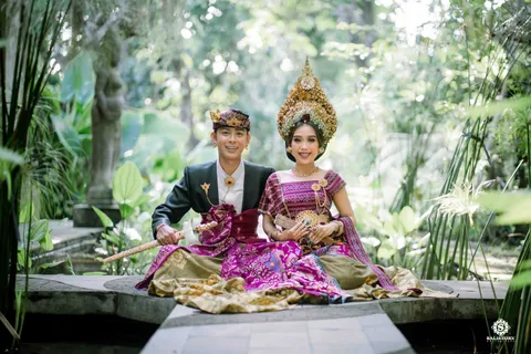 Foto sampul undangan Ella & Esan