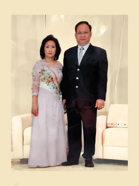 Foto sampul undangan Bong Tjin Kie & Hie Tjhon Khoi